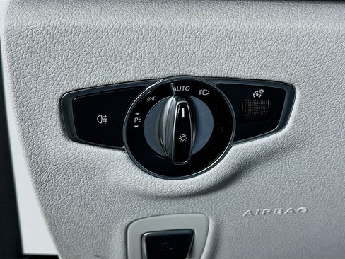 Used 2021 Mercedes-Benz E 350 Sedan image 16