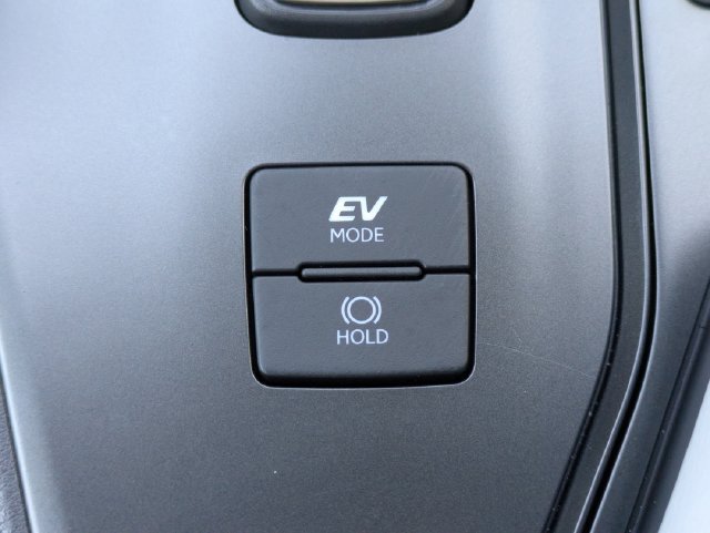 Used 2025 Lexus UX 300h FWD w/ Cold Area Package image 27