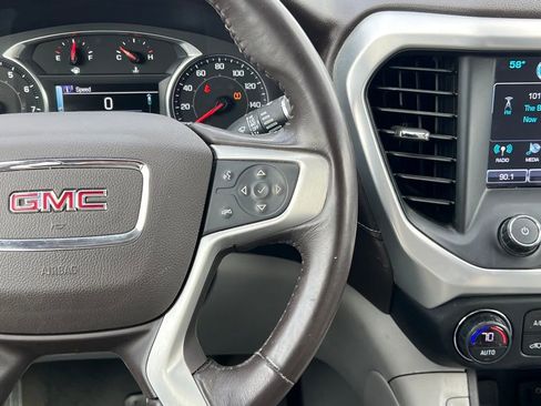Used 2018 GMC Acadia SLT image 19