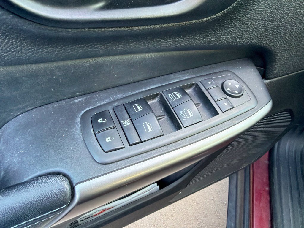 Used 2021 Jeep Cherokee Latitude AWD/4WD image 9