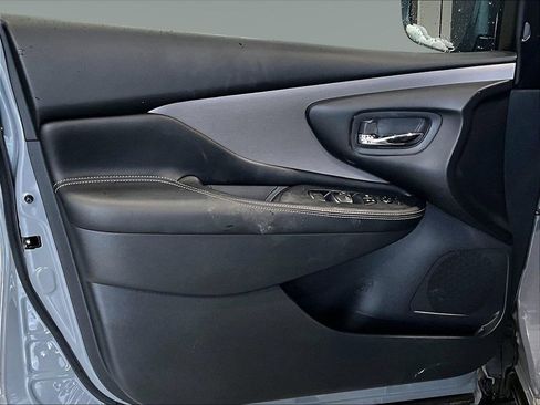 Used 2024 Nissan Murano SV w/ SV Midnight Edition Package image 9