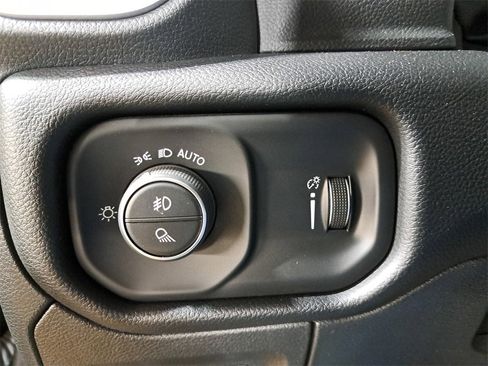 Used 2022 RAM 1500 Big Horn image 24