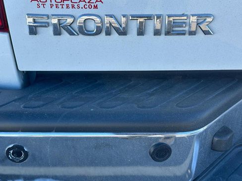 Used 2019 Nissan Frontier SL image 12