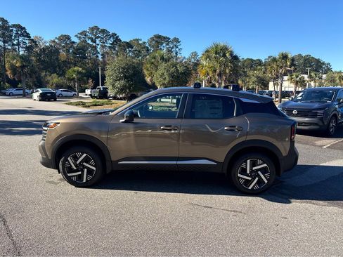 New 2026 Nissan Kicks SV w/ SV Premium Package image 31