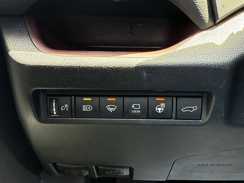 Used 2020 Toyota RAV4 Limited AWD/4WD image 9