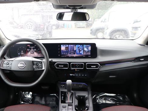 Used 2026 Nissan Sentra SR w/ Floor Mat Package FWD image 16