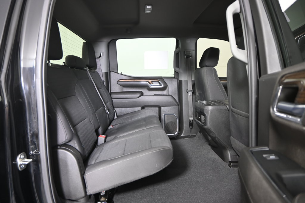 Used 2023 Chevrolet Silverado 1500 RST AWD/4WD image 16