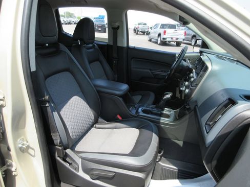 Used 2022 Chevrolet Colorado Z71 w/ Safety Package AWD/4WD image 21