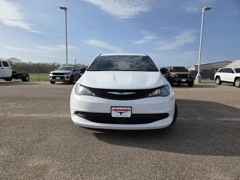 New 2026 Chrysler Voyager LX FWD image 2
