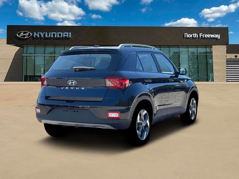 New 2026 Hyundai Venue SEL image 7