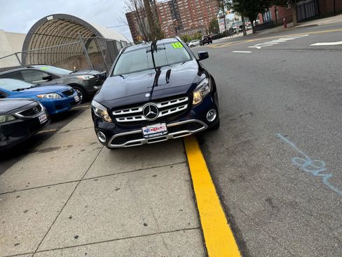 Used 2018 Mercedes-Benz GLA 250 4MATIC image 10
