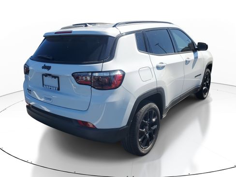 New 2026 Jeep Compass Latitude image 4