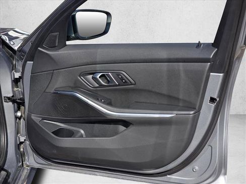 Used 2025 BMW 330i xDrive Sedan image 10