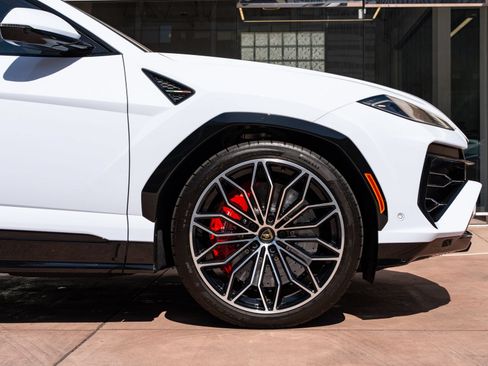Used 2026 Lamborghini Urus SE AWD/4WD image 9