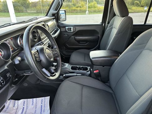 Used 2023 Jeep Gladiator Sport image 21