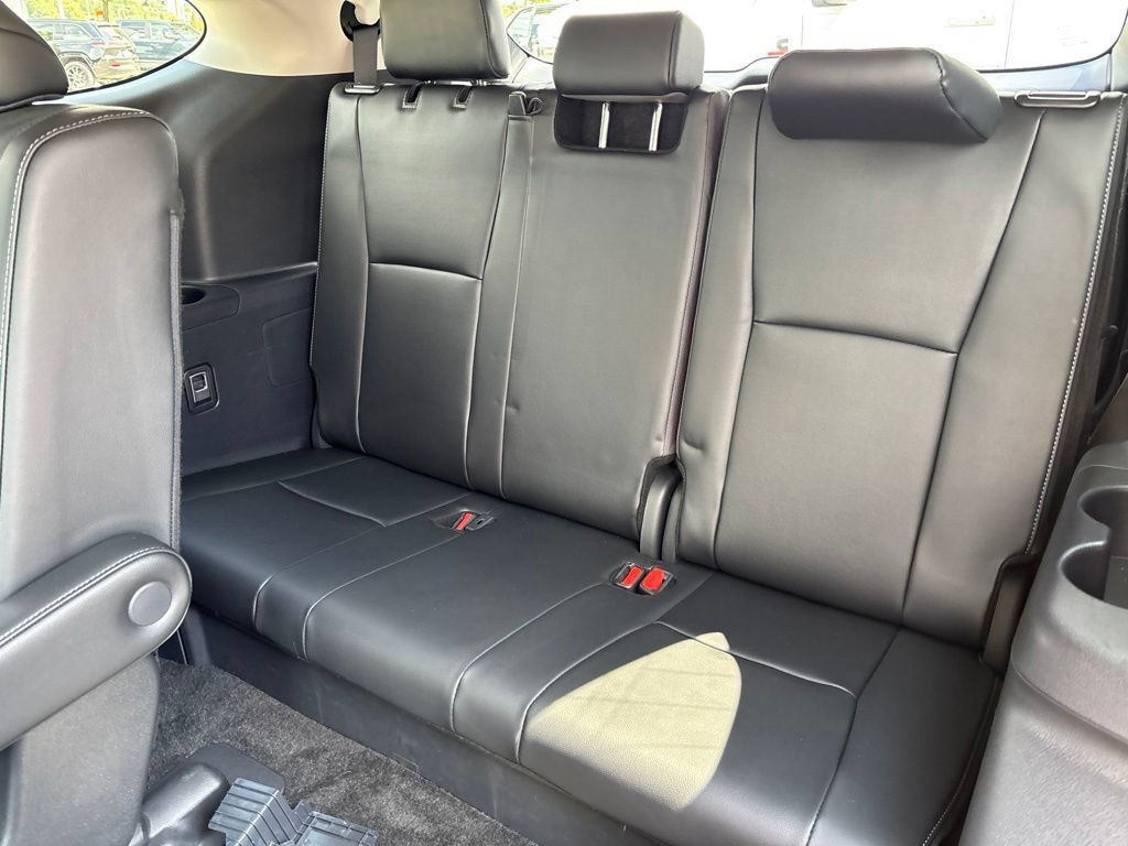 Used 2024 Toyota Highlander Limited AWD/4WD image 19