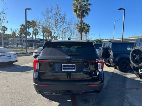 Used 2025 Ford Explorer ST-Line w/ ST-Line Street Pack image 5