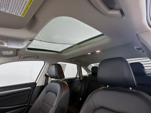 Used 2024 Volkswagen Jetta SE w/ Panoramic Sunroof Package FWD image 25