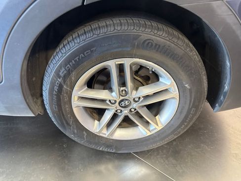 Used 2018 Hyundai Santa Fe Sport w/ 2.4L Value Package 02 FWD image 11
