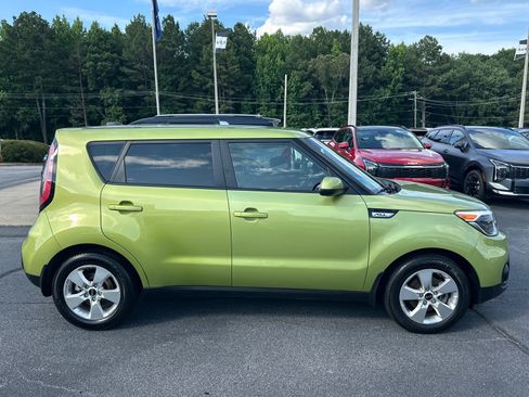 Used 2019 Kia Soul FWD image 2