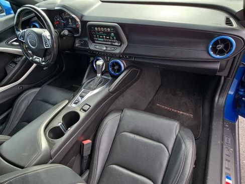 Used 2016 Chevrolet Camaro SS RWD image 13