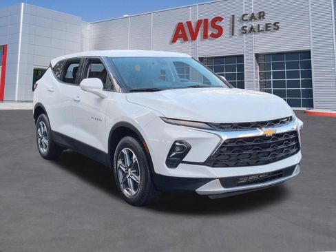 Used 2025 Chevrolet Blazer LT FWD image 3