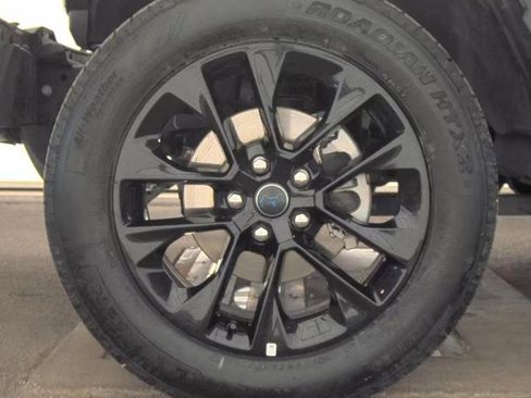 Certified 2025 Jeep Wrangler Unlimited Sahara image 5