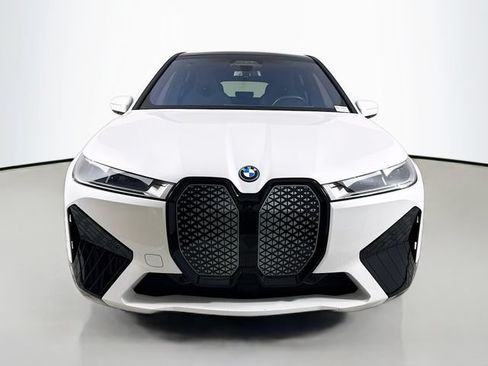 Used 2024 BMW iX xDrive50 w/ Premium Package AWD/4WD image 2