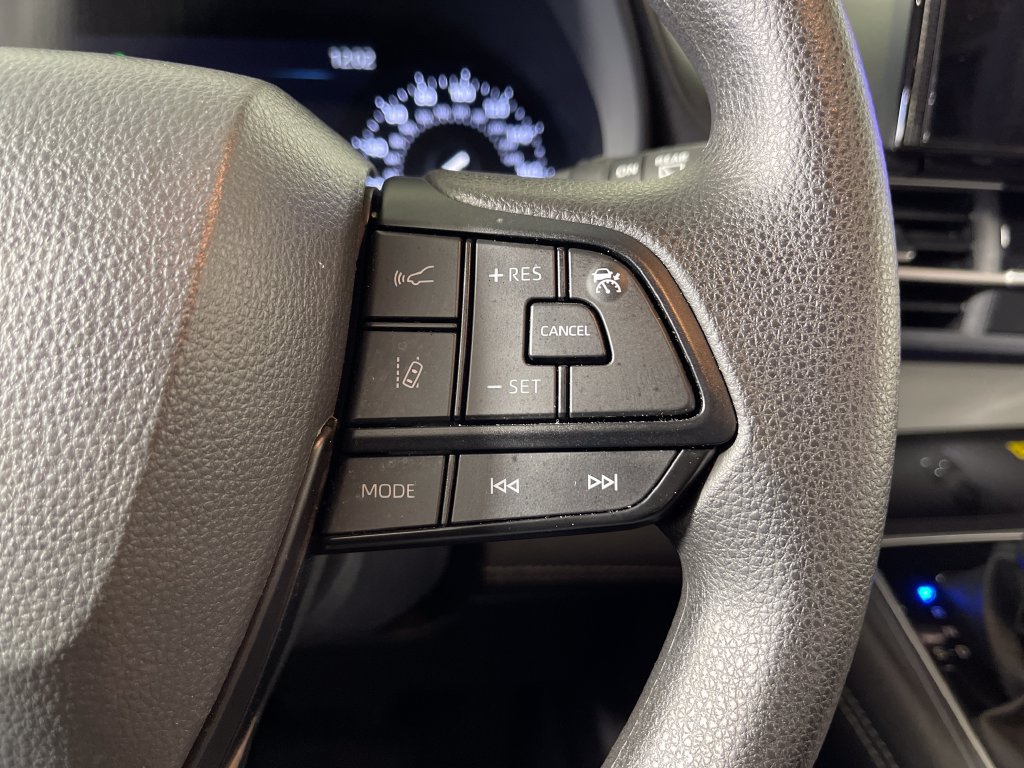 Certified 2026 Toyota Sienna LE AWD/4WD image 27