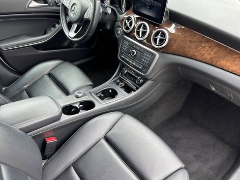 Used 2017 Mercedes-Benz GLA 250 image 31