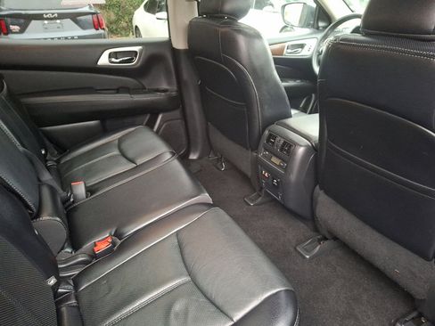 Used 2020 Nissan Pathfinder Platinum image 15
