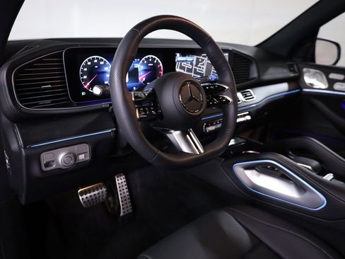 Used 2025 Mercedes-Benz GLS 450 4MATIC image 31