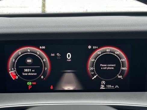 Certified 2025 Volkswagen Tiguan SE image 40