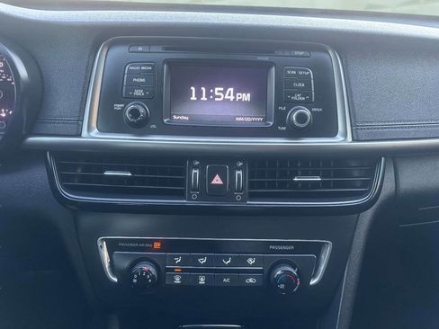 Used 2016 Kia Optima LX image 25