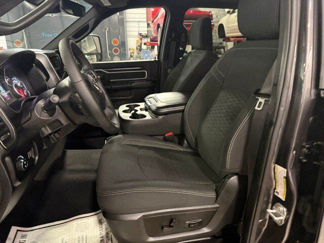 Used 2025 RAM 2500 Big Horn AWD/4WD image 44