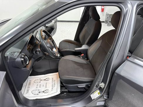 Used 2020 Nissan Kicks SV FWD image 11