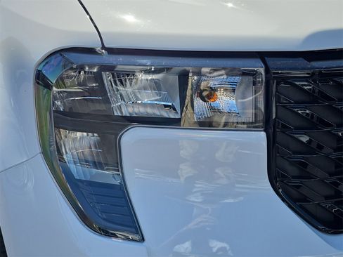 New 2025 Ford Maverick XLT w/ XLT Luxury Package image 7