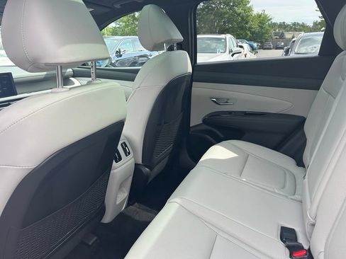 Used 2025 Hyundai Tucson Limited AWD/4WD image 17