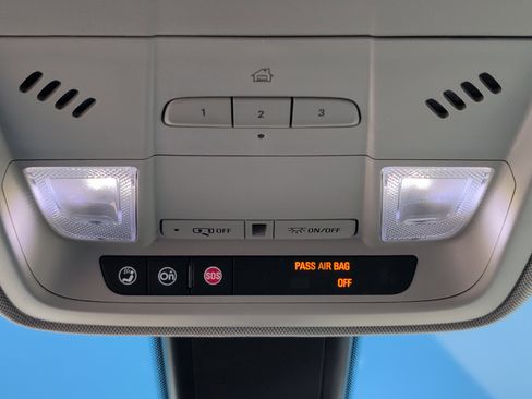 Used 2019 Cadillac XT4 Luxury w/ Cold Weather Package image 13