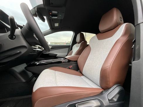 Used 2023 Volkswagen ID.4 Pro image 12