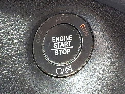 Used 2020 Jeep Cherokee Trailhawk w/ Cold Weather Group image 23