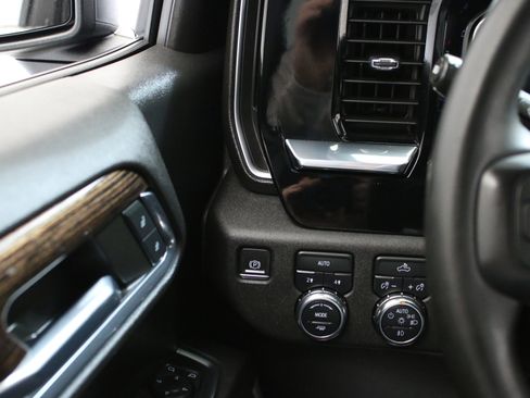 Used 2023 GMC Sierra 1500 Elevation image 18