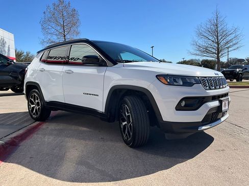 Used 2025 Jeep Compass Limited image 5
