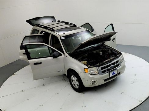 Used 2008 Ford Escape XLT image 16