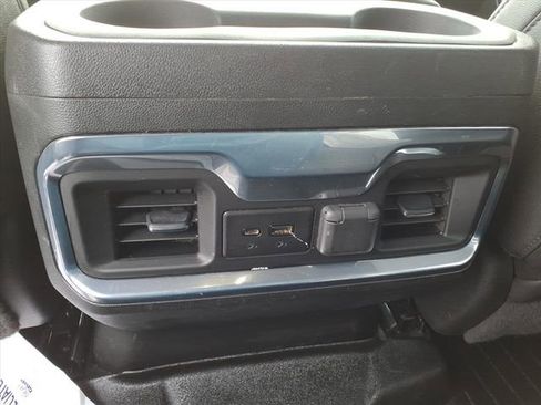 Used 2022 GMC Sierra 3500 SLT w/ SLT Convenience Package image 16