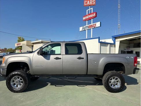 Used 2013 GMC Sierra 2500 SLE w/ SLE Preferred Package image 15