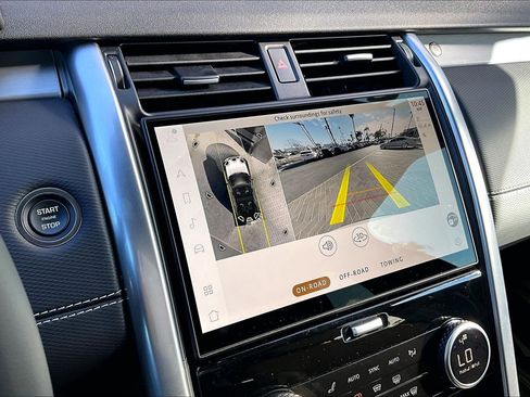 Used 2025 Land Rover Discovery Dynamic SE image 20