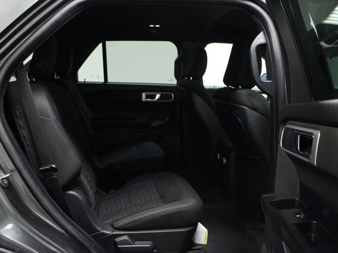 Used 2020 Ford Explorer XLT w/ Comfort Package AWD/4WD image 16