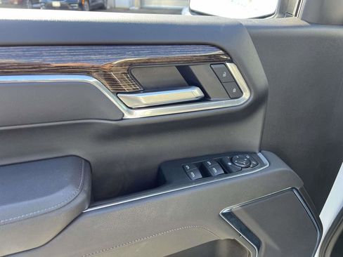 Used 2025 GMC Sierra 1500 Elevation image 23