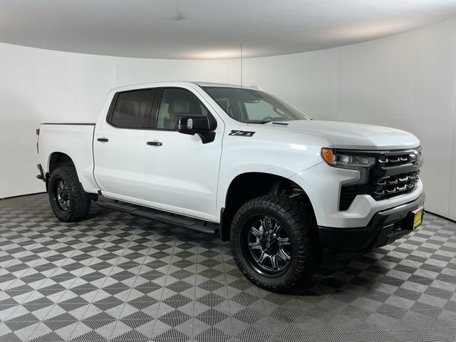 Used 2024 Chevrolet Silverado 1500 LTZ w/ LTZ Premium Package AWD/4WD image 3